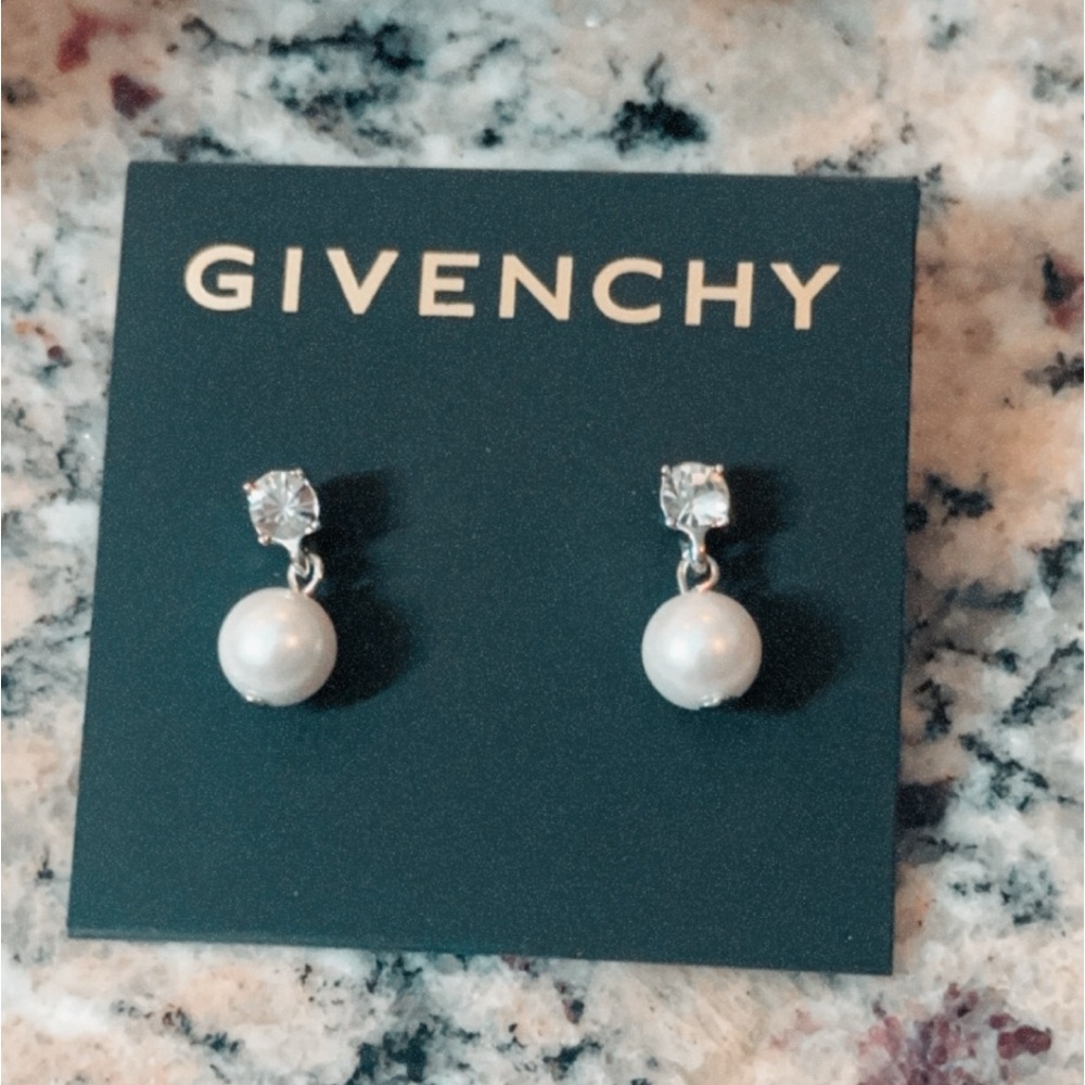 NWT GIVENCHY dangling Pearl Earrings